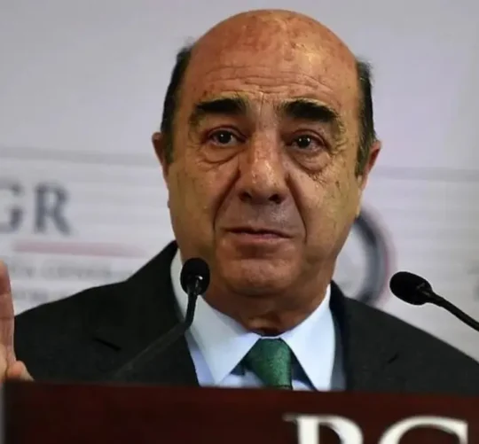 El exfuncionario enfrenta un segundo proceso penal por delitos de tortura, desaparición forzada y coalición de servidores públicos en agravio de Felipe Rodríguez Salgado, El Cepillo, presunto miembro de Guerreros Unidos, por el que se le impuso también prisión domiciliaria.