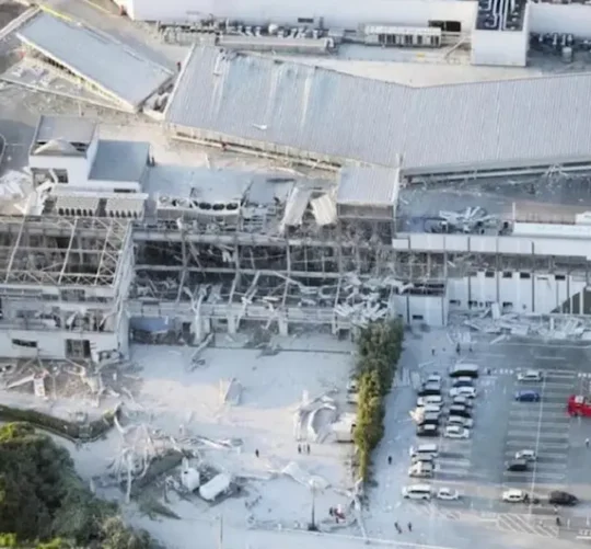 Edificios derrumbados luego de los sismos en Japón