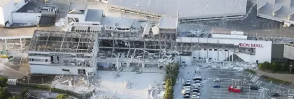 Edificios derrumbados luego de los sismos en Japón