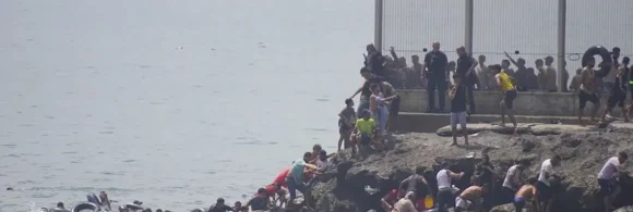 iles de personas han intentado acceder a Ceuta por tierra y nadando