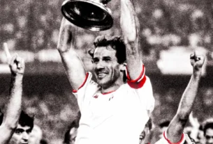 Homenaje del AC al legendario Franco Baresi