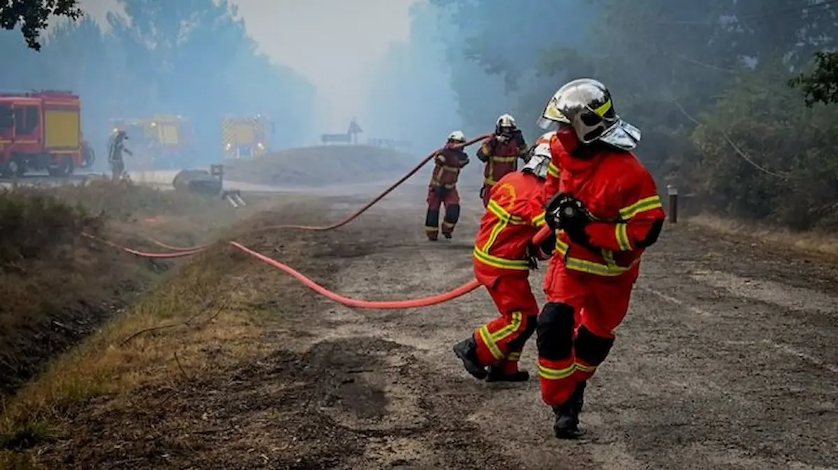 En Portugal, los bomberos luchan seis incendios forestales
