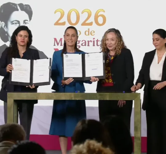 La presidenta Claudia Sheinbaum Pardo firmó una iniciativa de Ley General contra el Feminicidio que será enviada al Congreso
