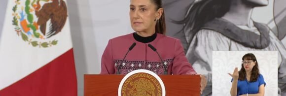 La Presidenta Claudia Sheinbaum durante su conferencia matutina desde Salón Guillermo Prieto en Palacio Nacional.