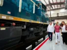 En Puerto Morelos, Quintana Roo, la presidenta Claudia Sheinbaum supervisa avances del Tren Maya de carga, construido por ingenieros militares.
