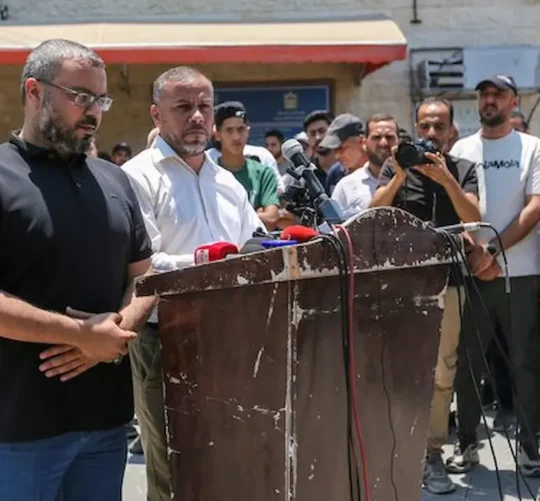 La organización reiteró su disposición a entregar el control al comité de tecnócratas palestinos previsto en el acuerdo de alto al fuego, pero Israel aún no autoriza su entrada a Gaza.