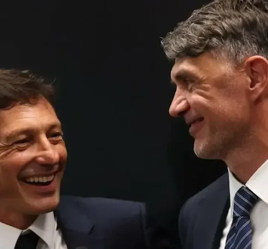Leonardo y Paolo Maldini, quienes habían sido anunciados a cargo de la organización de la Azzurra, decidieron dimitir