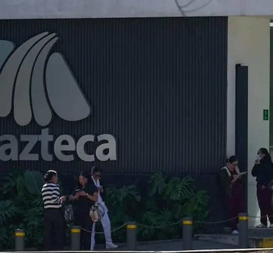 Dentro de los motivos expuestos por TV Azteca para justificar sus problemas financieros, la empresa argumenta una 'presión fiscal inminente'.