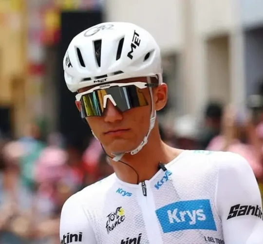 Isaac del Toro al final de la octava etapa de la Tour de Francia