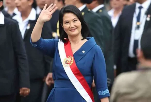Keiko Fujimori juró el cargo de presidenta de Perú