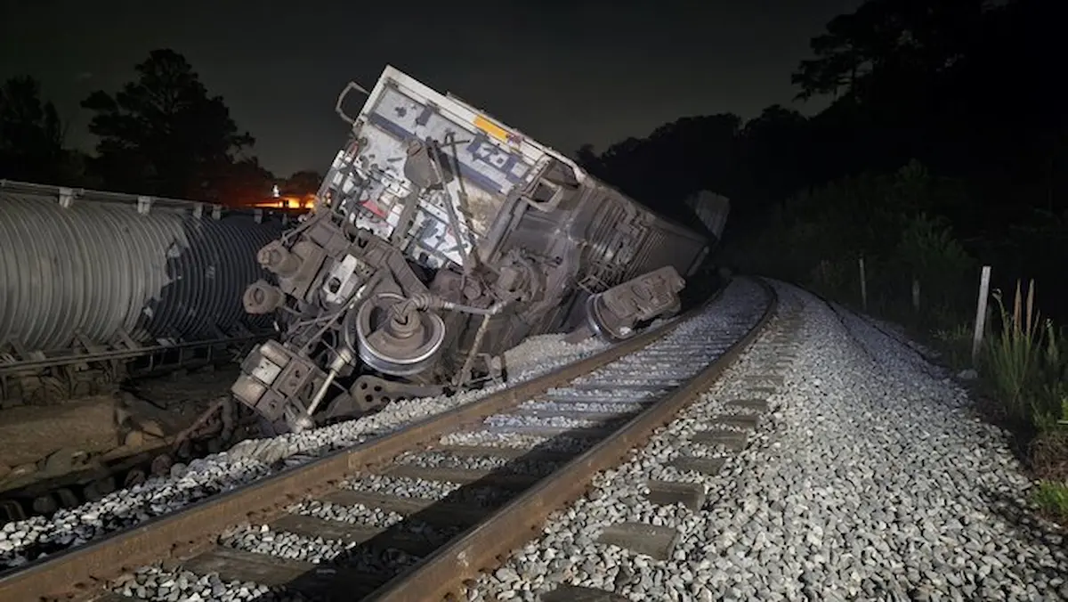 la noche del pasado 14 de julio se registró un nuevo descarrilamiento del Tren Interoceánico en el Istmo de Tehuantepec, Oaxaca.