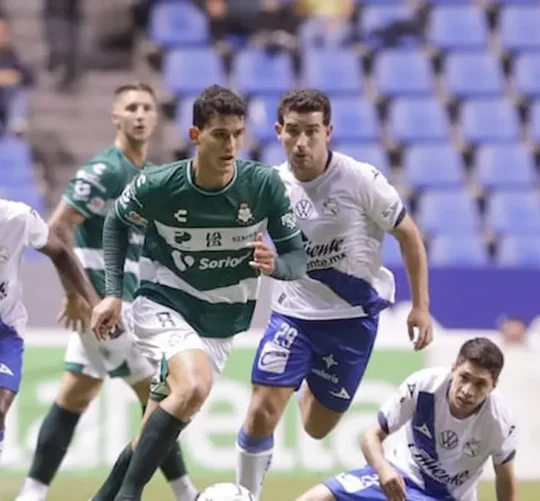 Puebla vino de atrás en dos ocasiones y terminó imponiéndose 3-2 a Santos Laguna