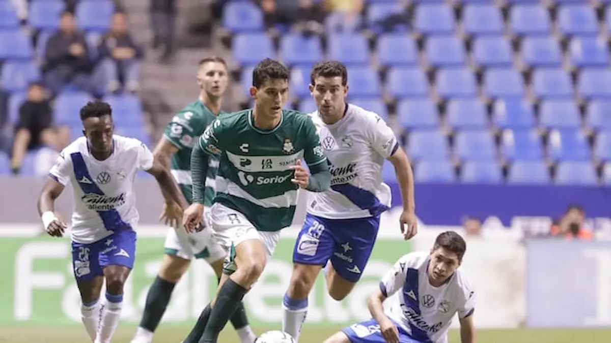 Puebla vino de atrás en dos ocasiones y terminó imponiéndose 3-2 a Santos Laguna