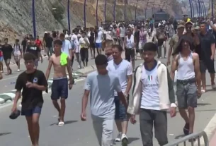 Migrantes marroquís en la ciudad de Ceuta