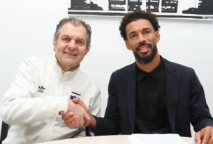 Presidente de Colo Colo, Aníbal Mosa y el portero Vozinha