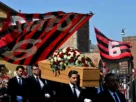 Funeral 'd'il capitano' en Milan, en el que miles de aficionados, jugadores y directivos italianos fueron a rendirle tributo tras su fallecimiento