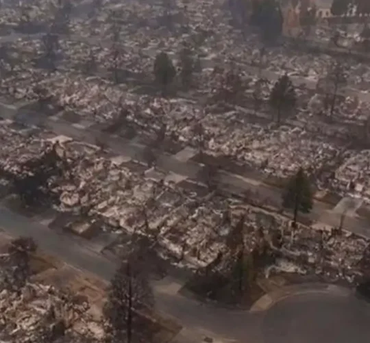 Los incendios forestales en Washington destruyeron más de 600 estructuras y obligaron a evacuar a 60.000 personas en la región de Spokane.