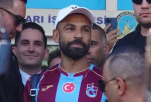 Mohamed Salah con el jersey de Trabzonspor