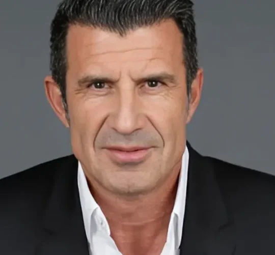 Figo se retiró de la carrera para convertirse en aspirante a presidente de la FIFA en 2015.