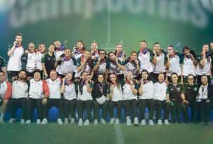 Selección femenil sub 23 con la medalla de oro