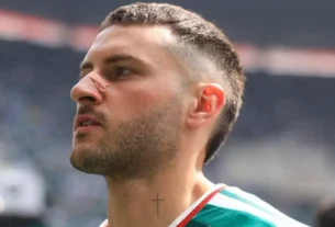 Delantero mexicano Santiago Giménez