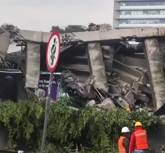 Colapsó un inmueble en la alcaldía Miguel Hidalgo de la Ciudad de México.