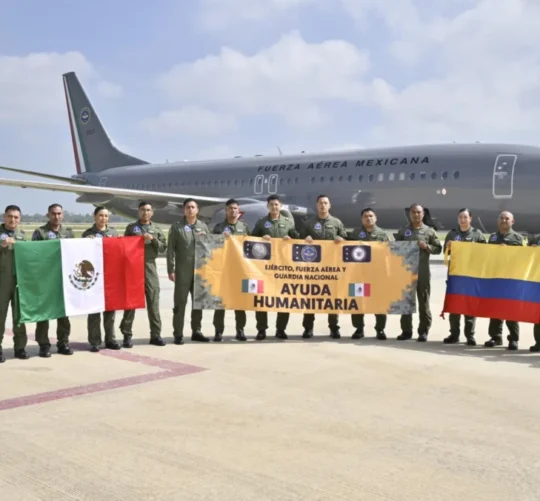 México envió dos aviones con 19 militares y 854 despensas de alimentos no perecederos a Pereira, Colombia.