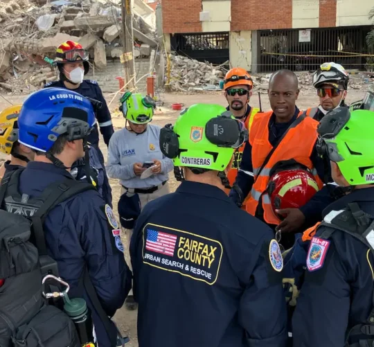 Equipos de rescate se organizan para labores de rescate