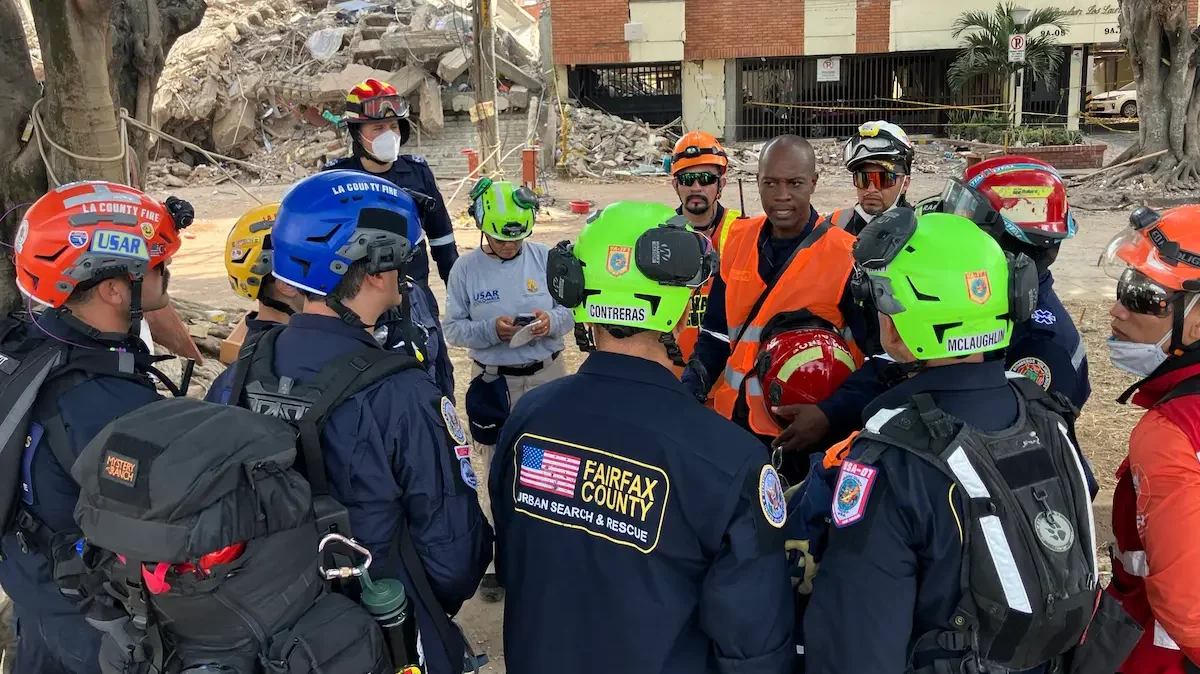 Equipos de rescate se organizan para labores de rescate