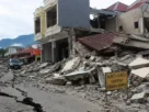 Viviendas colapsadas por el terremoto