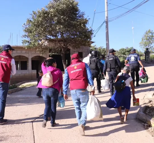 Como parte del Plan Maestro, 17 familias de Tula, municipio de Chilapa, retornaron a sus viviendas con el respaldo de autoridades federales y estatales.