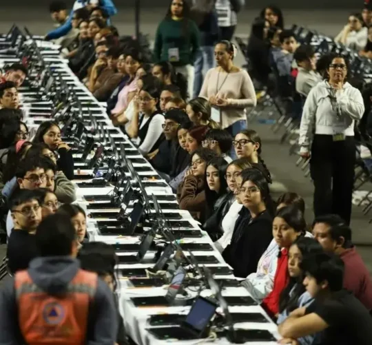 Aplicación del examen presencial de admisión de la UNAM