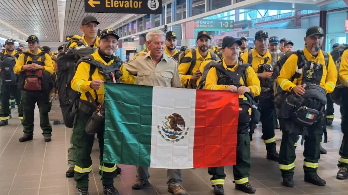 Ford reconoció el valor, la profesionalidad y la dedicación del personal mexicano, al señalar que su participación contribuyó a proteger comunidades, familias y negocios durante una de las temporadas más complejas de incendios.