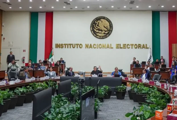 Sesión en el Instituto Federal Electoral