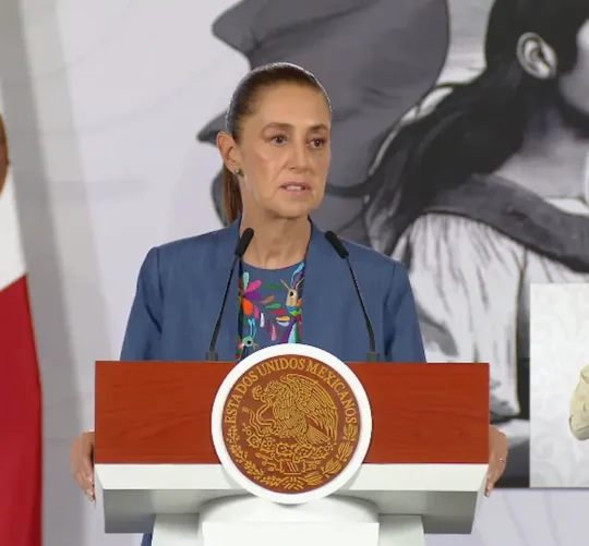 La Presidenta Claudia Sheinbaum durante su conferencia matutina desde Salón Guillermo Prieto en Palacio Nacional.