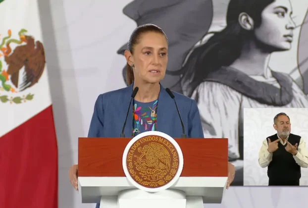 La Presidenta Claudia Sheinbaum durante su conferencia matutina desde Salón Guillermo Prieto en Palacio Nacional.