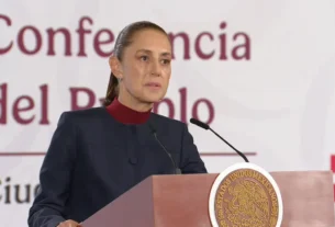 La Presidenta Claudia Sheinbaum durante su conferencia matutina desde Salón Guillermo Prieto en Palacio Nacional.