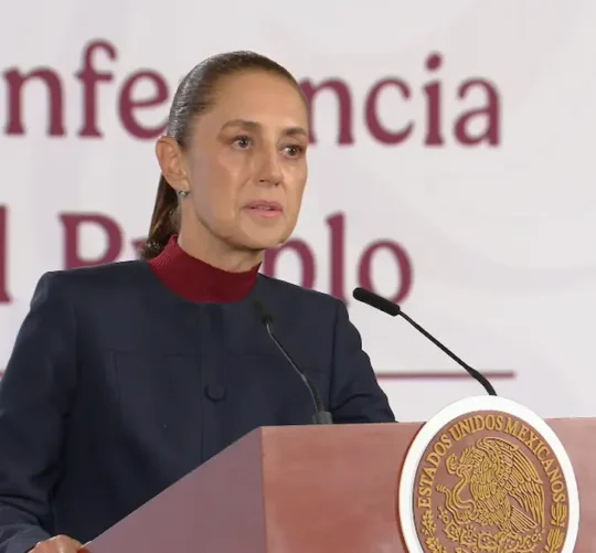 La Presidenta Claudia Sheinbaum durante su conferencia matutina desde Salón Guillermo Prieto en Palacio Nacional.
