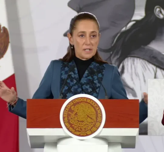 La Presidenta Claudia Sheinbaum durante su conferencia matutina desde Salón Guillermo Prieto en Palacio Nacional.
