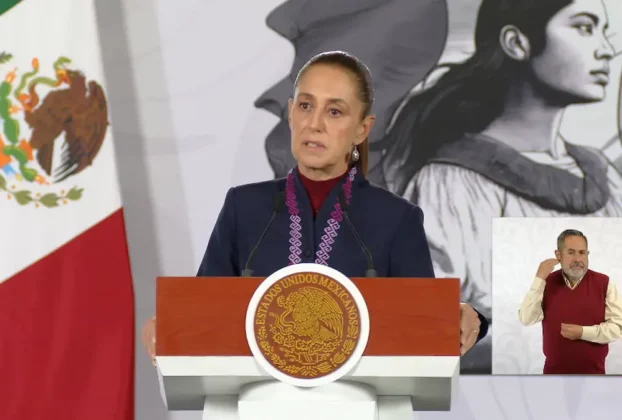 La Presidenta Claudia Sheinbaum durante su conferencia matutina desde Salón Guillermo Prieto en Palacio Nacional.