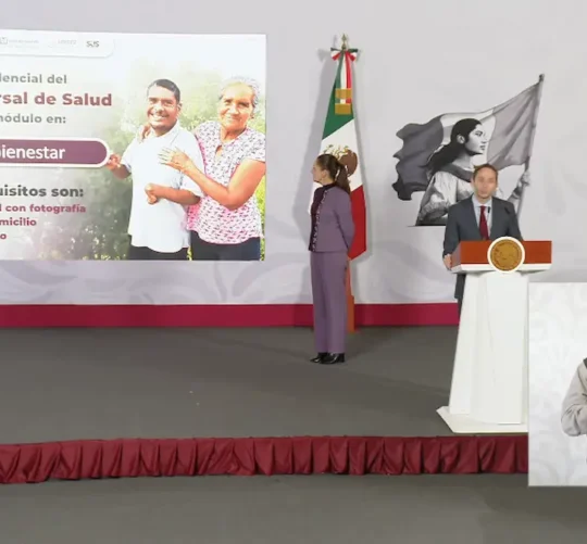 La Presidenta Claudia Sheinbaum durante su conferencia matutina desde Salón Guillermo Prieto en Palacio Nacional.