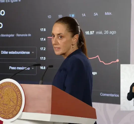 La Presidenta Claudia Sheinbaum durante su conferencia matutina desde Salón Guillermo Prieto en Palacio Nacional.