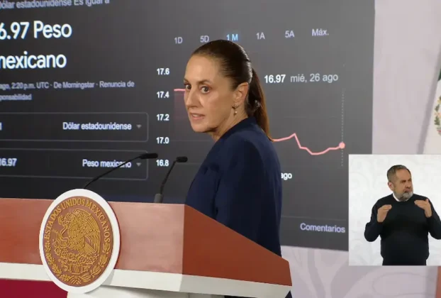 La Presidenta Claudia Sheinbaum durante su conferencia matutina desde Salón Guillermo Prieto en Palacio Nacional.