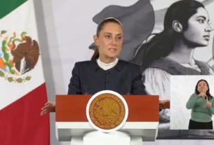La Presidenta Claudia Sheinbaum durante su conferencia matutina desde Salón Guillermo Prieto en Palacio Nacional.