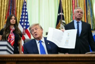 El presidente de Estados Unidos, Donald Trump, firmó una orden ejecutiva que reduce de 18 a 11 las enfermedades contra las que el Gobierno federal recomienda vacunar a todos los niños