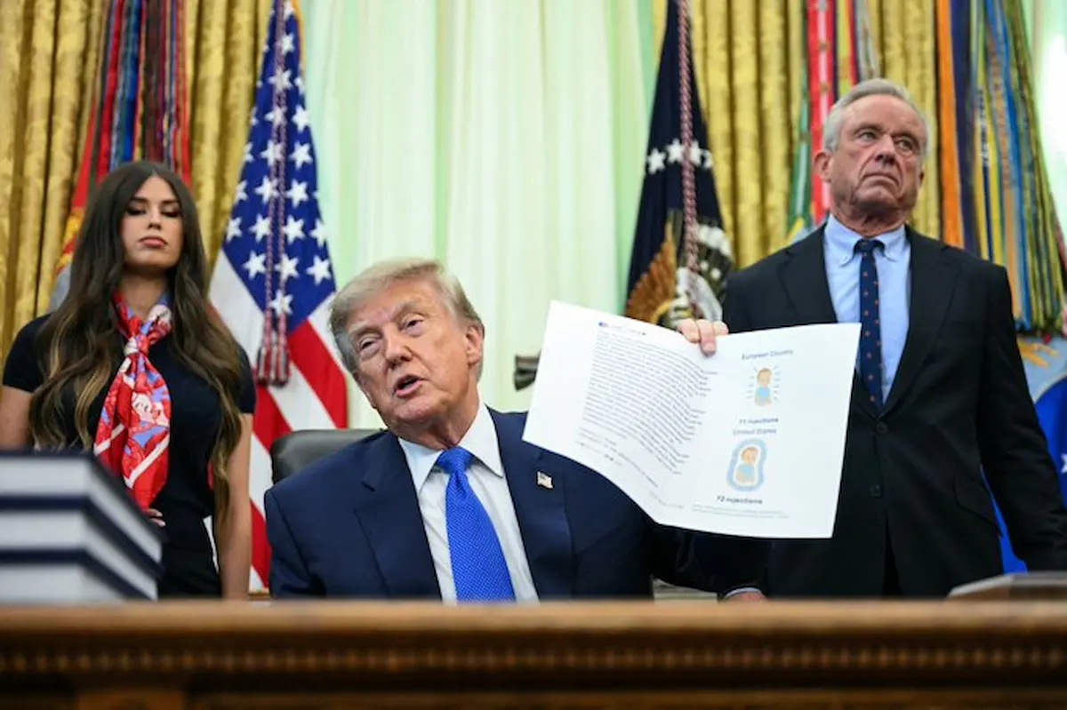 El presidente de Estados Unidos, Donald Trump, firmó una orden ejecutiva que reduce de 18 a 11 las enfermedades contra las que el Gobierno federal recomienda vacunar a todos los niños