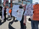 Familiares de América Pamela bloquearon en ambos sentidos la caseta de la autopista Puebla-Atlixco.