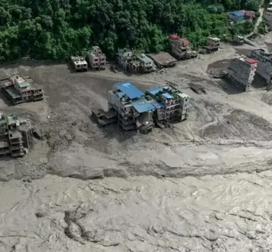 Una grave catástrofe azota la zona fronteriza entre el norte de Nepal y la región autónoma del Tíbet en China