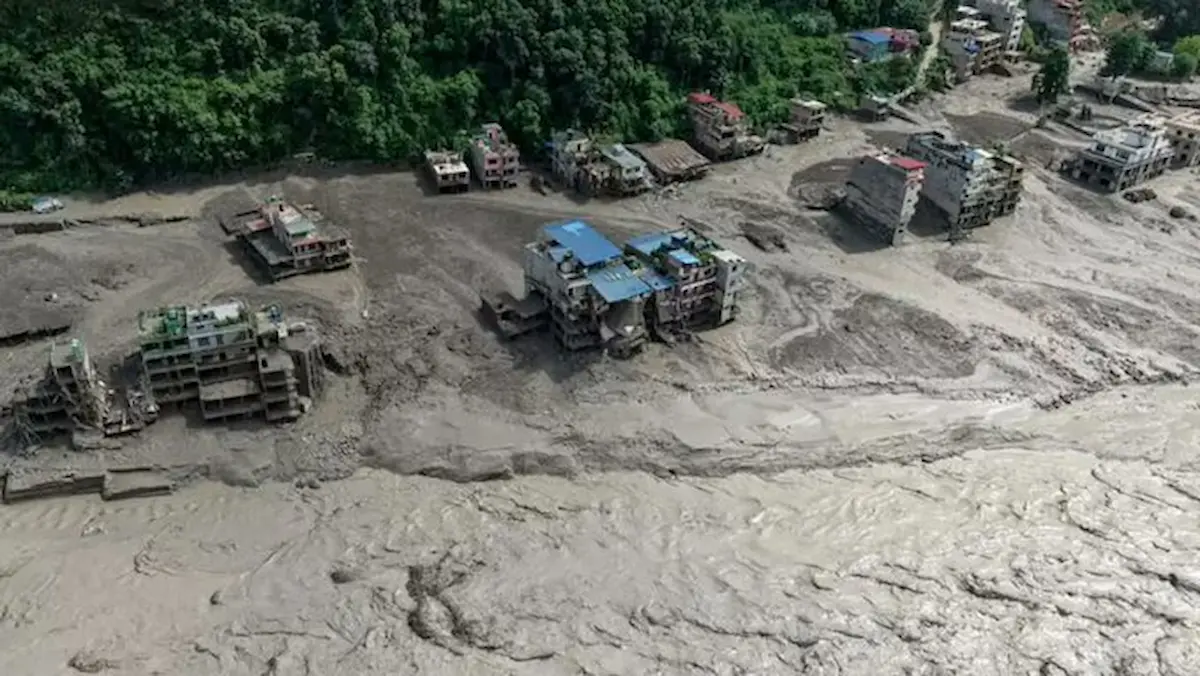 Una grave catástrofe azota la zona fronteriza entre el norte de Nepal y la región autónoma del Tíbet en China