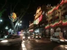 Las luces, principalmente en tonos verde, blanco y rojo, fueron colocadas en diferentes puntos del primer cuadro de la ciudad y vialidades principales